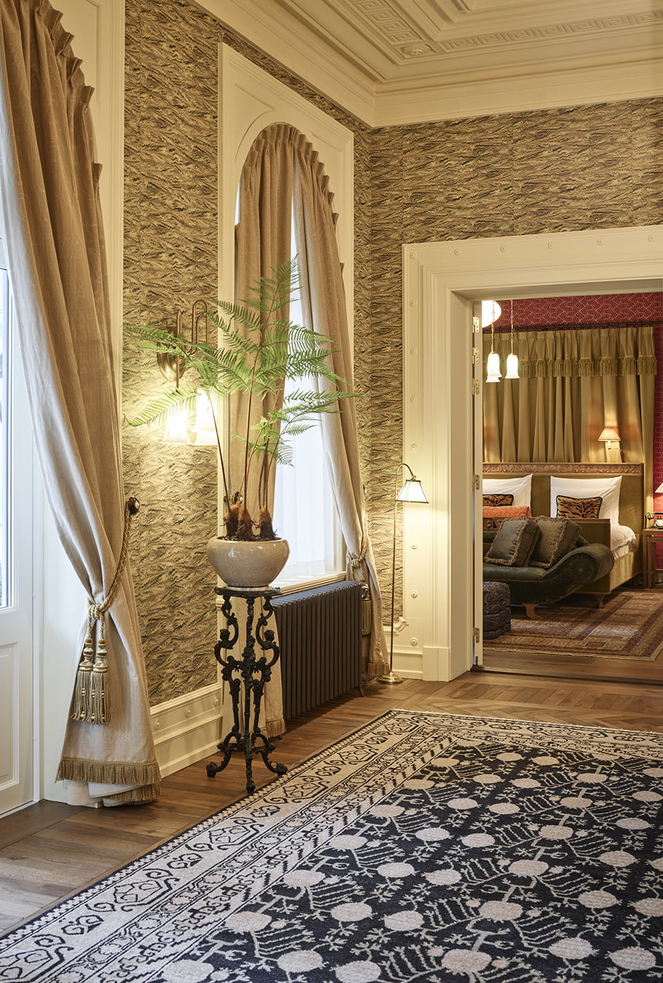 Inside Villa Inkognito